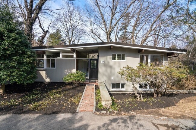 Primary Photo - 47 Nancy Rd