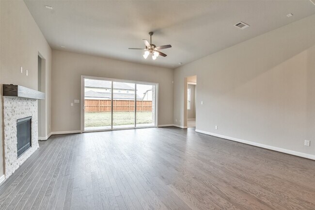 Building Photo - 27124 Regal Scott Dr