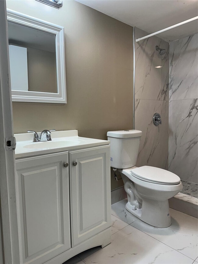 Building Photo - 5590 NW 61st St