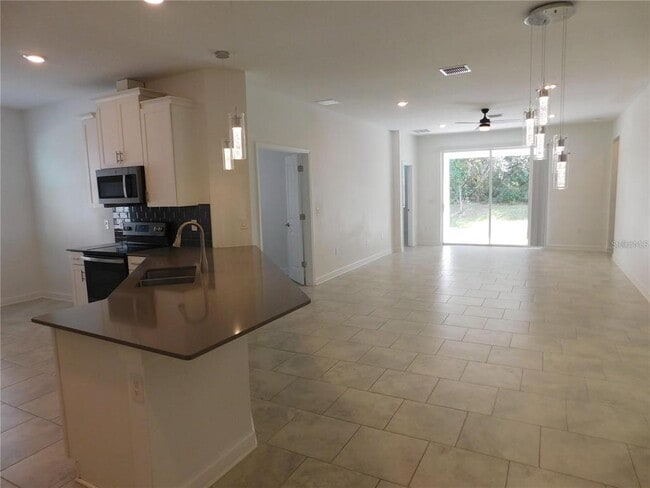 Building Photo - 1830 Good Neighbor Lp