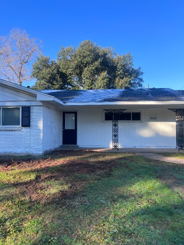 Building Photo - 1619 Dudley Ln