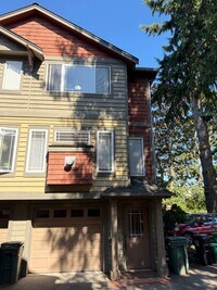 Building Photo - 939 N 105th St