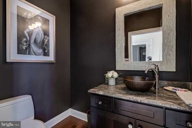 Building Photo - 621 Ponte Villas N
