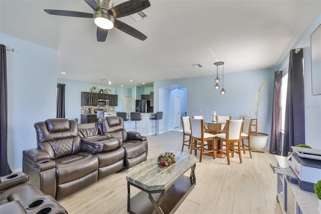 Building Photo - 7902 Carriage Pointe Dr