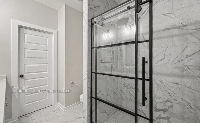 Building Photo - Charming 3BR/3BA Hoover Home with Fenced-In Yard & Modern LVP Flooring