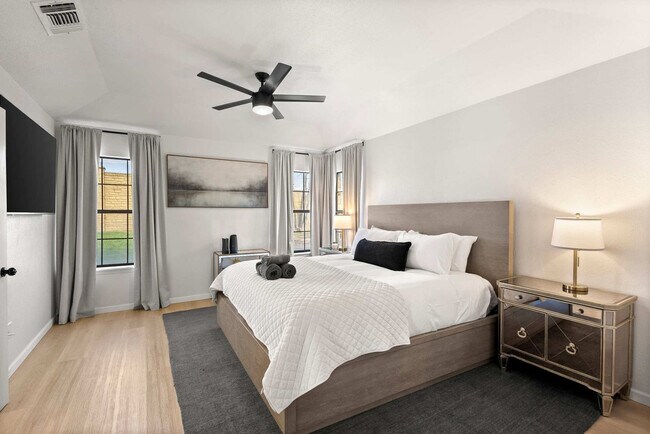 Building Photo - 4629 Amherst Ln