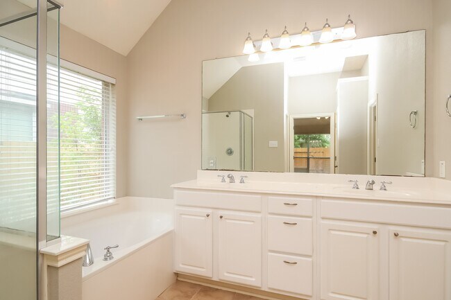 Building Photo - 10327 Cape Hatteras Way