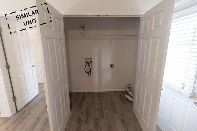 Building Photo - 3406 E St Charles Rd