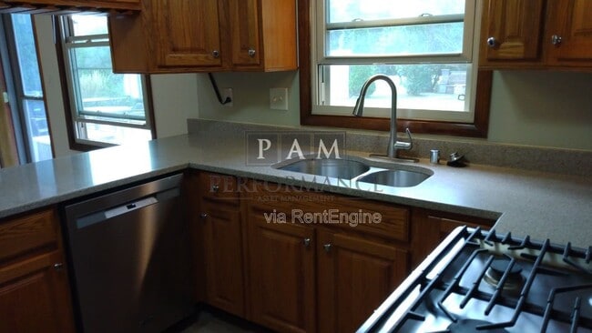 Building Photo - 8249 Imperial Dr