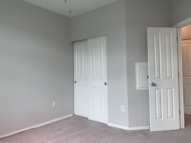 Building Photo - Charming 2Bed, 2Bath Condo in Auburn WA
