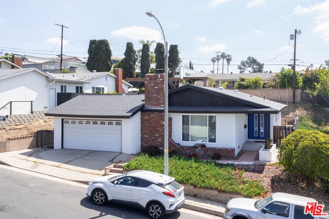 Building Photo - 1020 Larker Ave