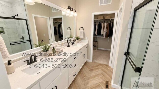 Building Photo - Beautiful Home