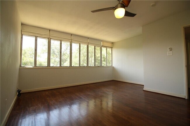 Building Photo - 2410 Pemberton Pkwy