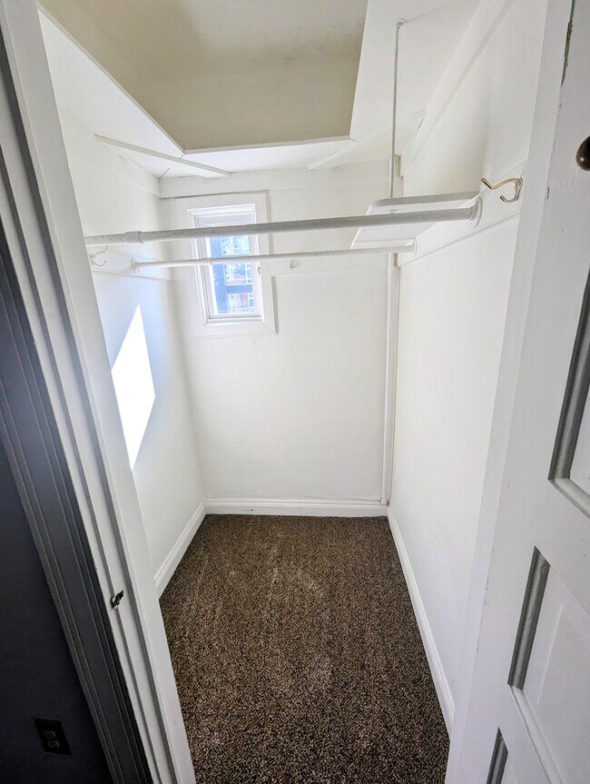 Building Photo - 228 N Pearl St