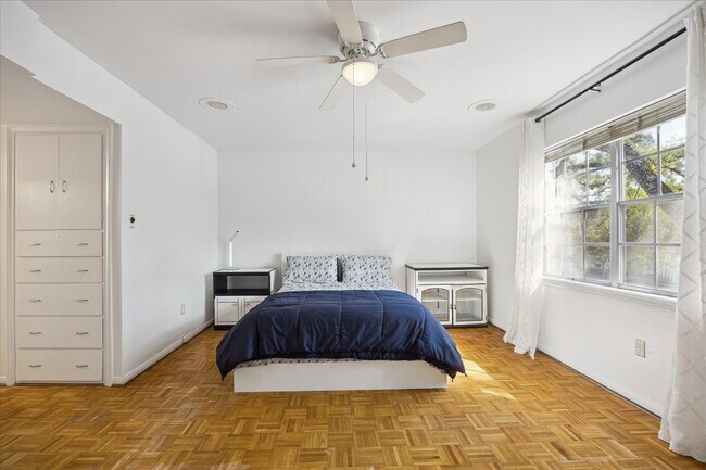 Building Photo - 2600 Bellefontaine St