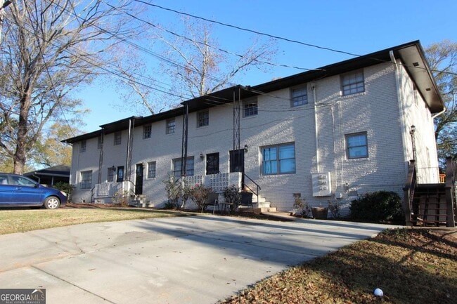 Building Photo - 514 Clover Dr