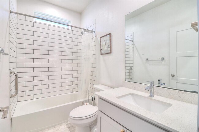 Building Photo - 4711 Torcello Fls Ln