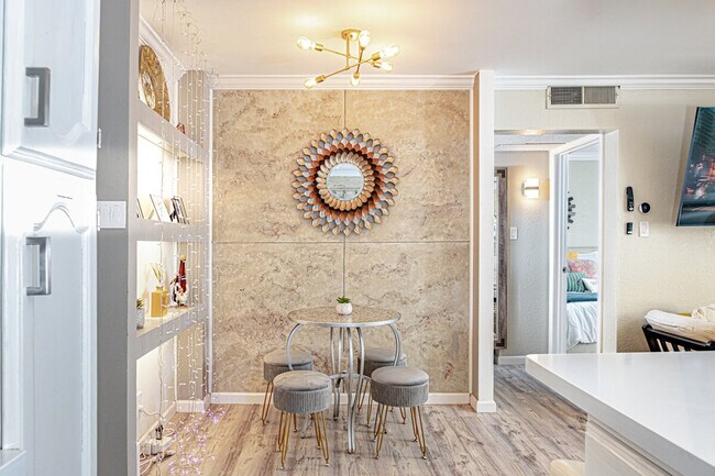 Building Photo - 910 Duncan Ln