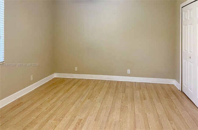 Building Photo - 2579 Mayfair Ln