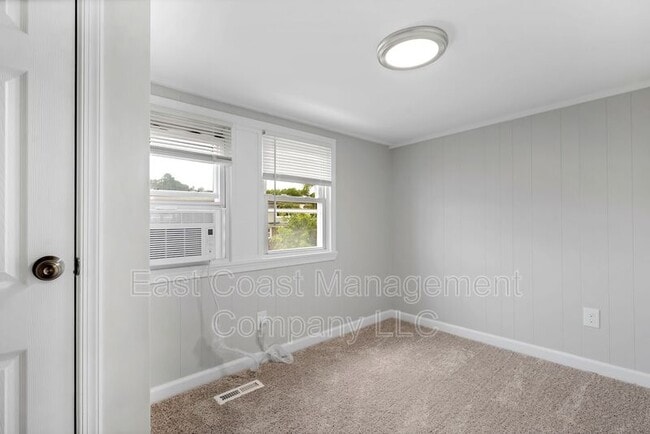 Building Photo - 418 Avondale Rd