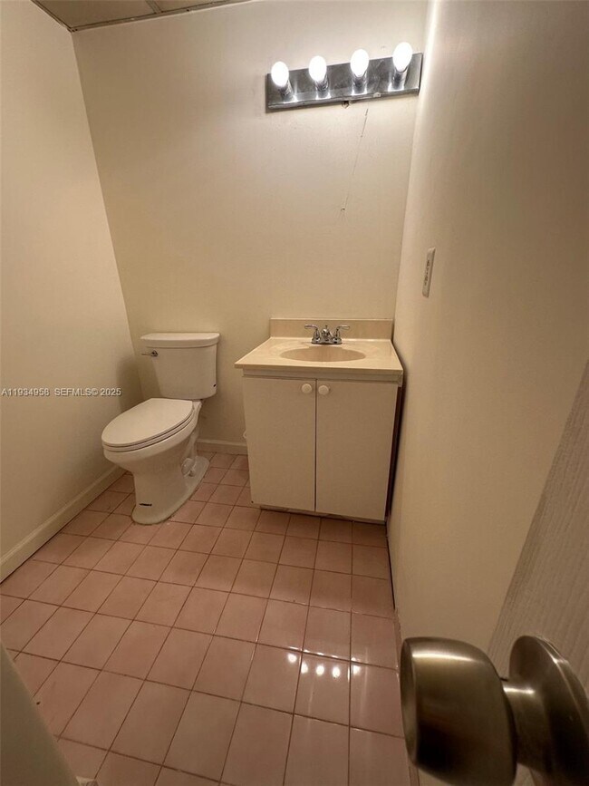 Building Photo - 9420 W Flagler St