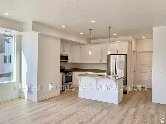 Building Photo - 143 E Verdon Ct