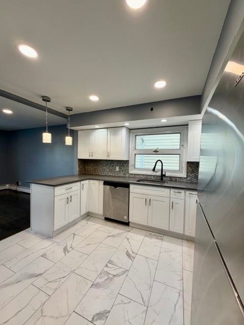 Building Photo - 182 W 32nd St