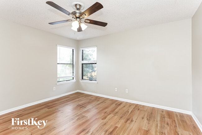 Building Photo - 1383 Cove Landing Dr