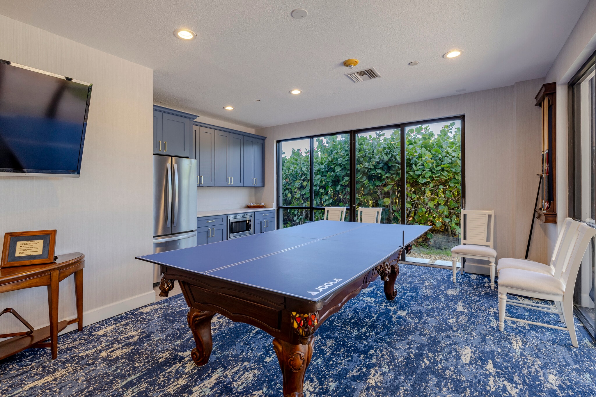 Large clubhouse - 2800 N Highway A1A