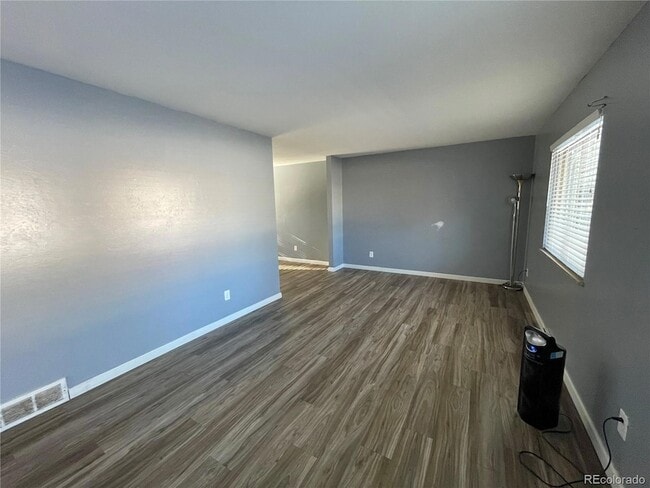 Building Photo - 2833 S Depew St