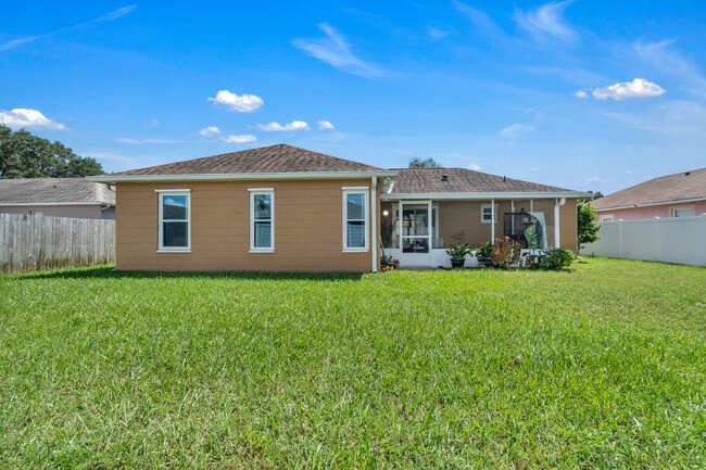 Building Photo - Charming 3-Bedroom Home with Solar Panels!