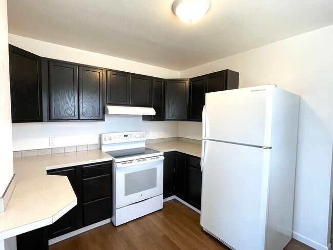 Building Photo - Completely Remodeled Three Bedroom One Bat...