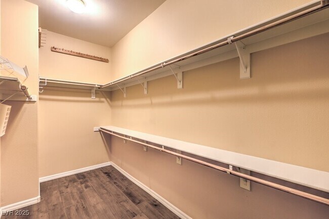 Building Photo - 3212 Wisteria Tree St