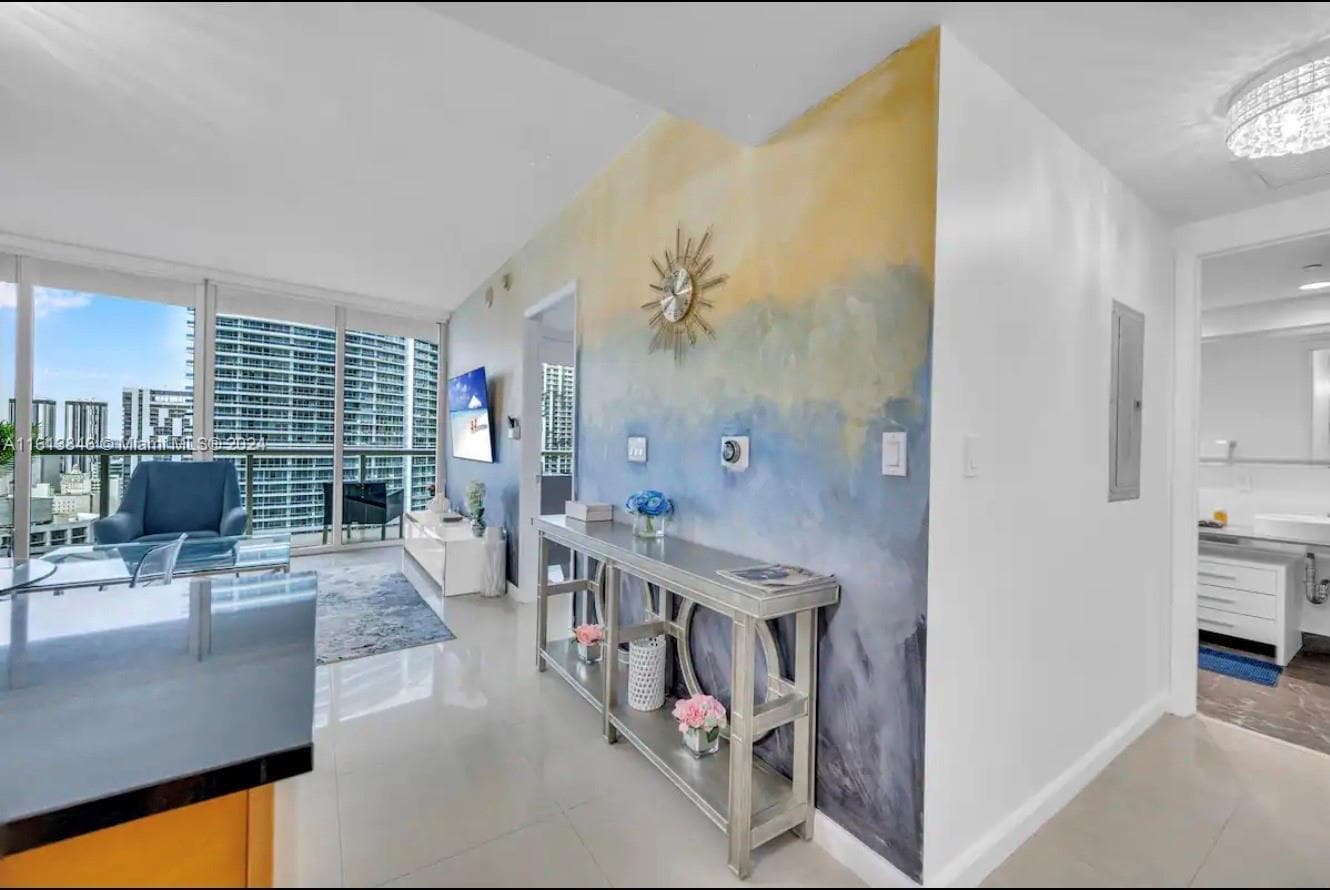 Building Photo - 485 Brickell Ave