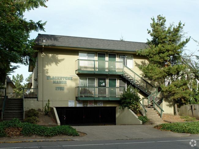 Building Photo - Blackstone Manor