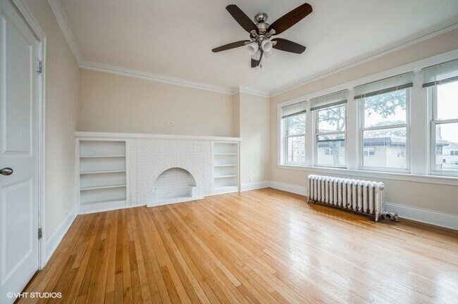 Building Photo - 4823 N Springfield Ave