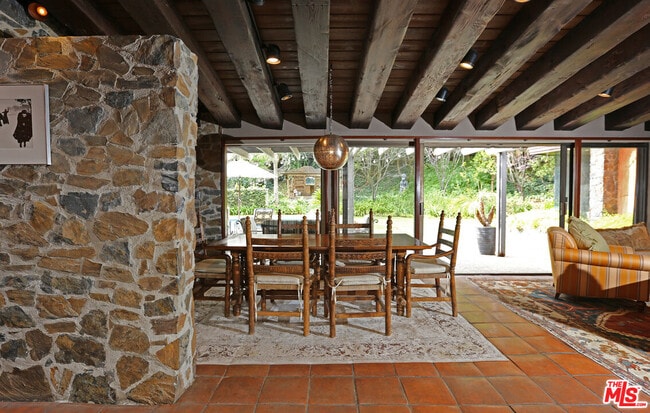 Building Photo - 2673 Mandeville Canyon Rd