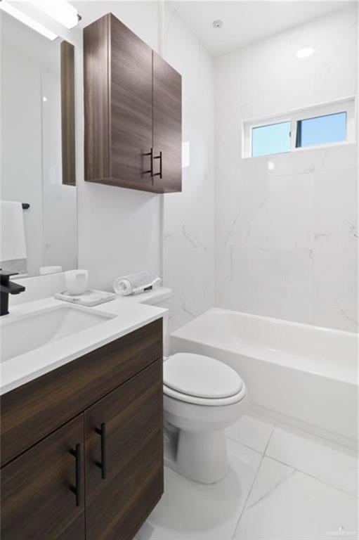 Building Photo - 11 Jessica Ln