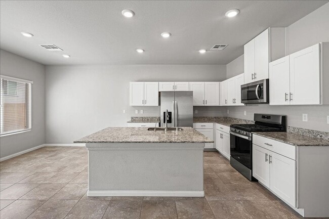 Building Photo - Newer 4 Bd, 3 Bth, Granite Countertops and Entertainer’s Dream!