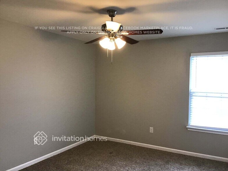 Building Photo - 1009 King Fisher Way