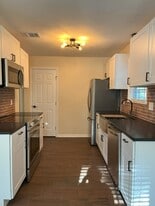 Building Photo - 728 Pointe Ct