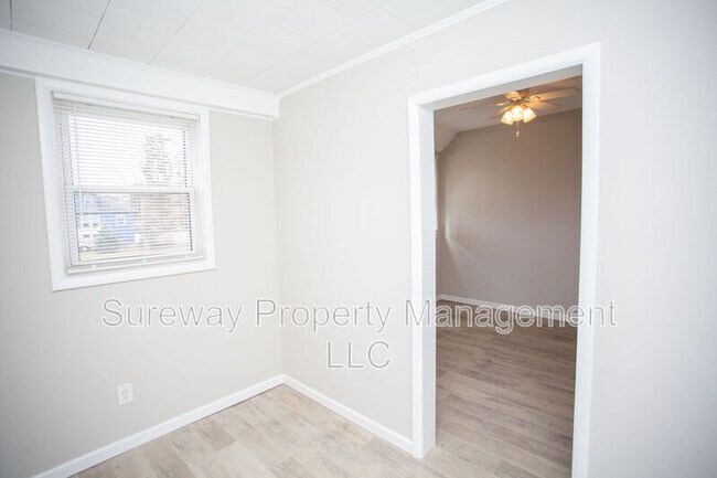 Building Photo - 37 Claypoole Ave