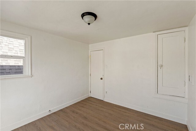 Building Photo - 272 W 9th St