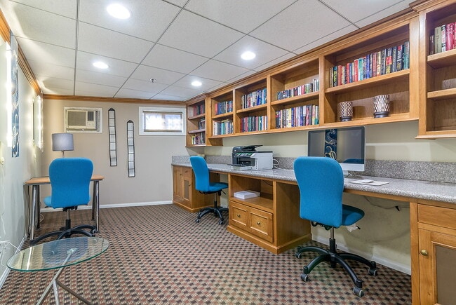 Building Photo - The Village at Toluca Lake