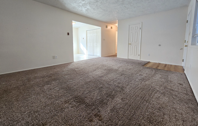 Building Photo - 1286 Blaine Ave