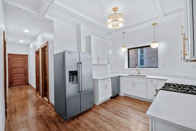 Building Photo - 2624 N Albany Ave