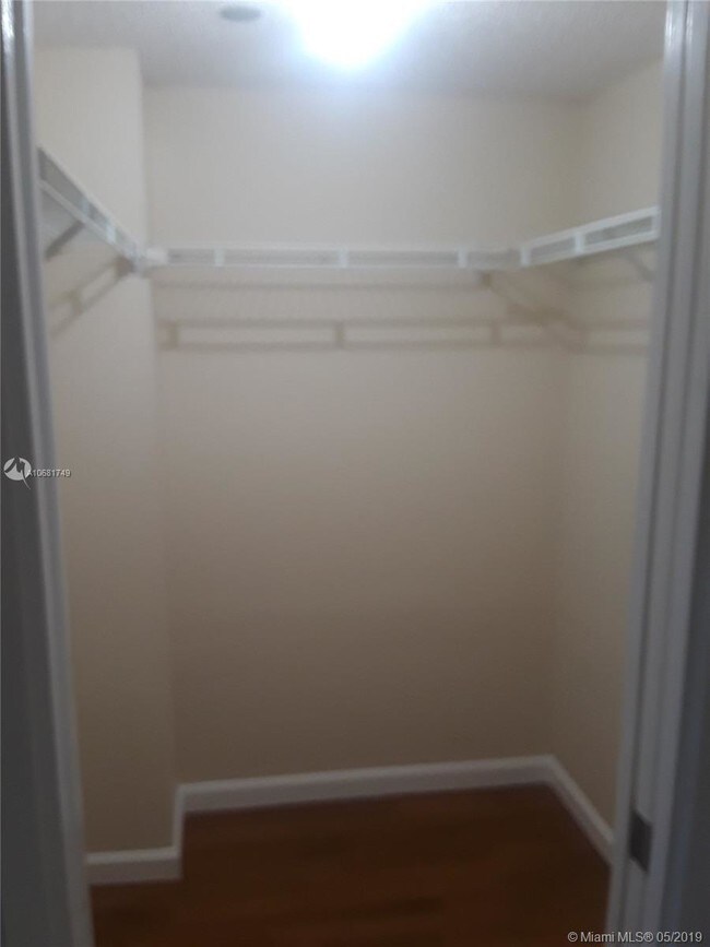 Building Photo - 3499 Oaks Way