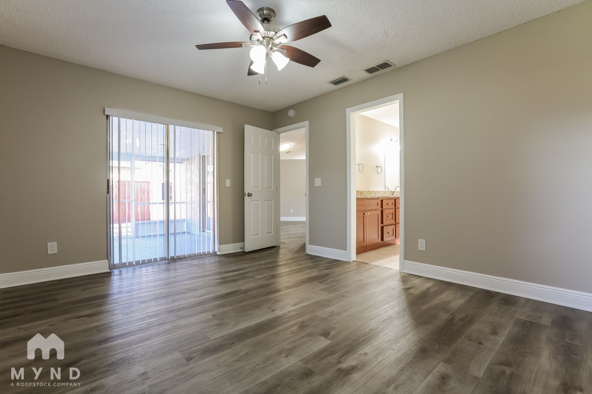 Building Photo - 6015 Crickethollow Dr