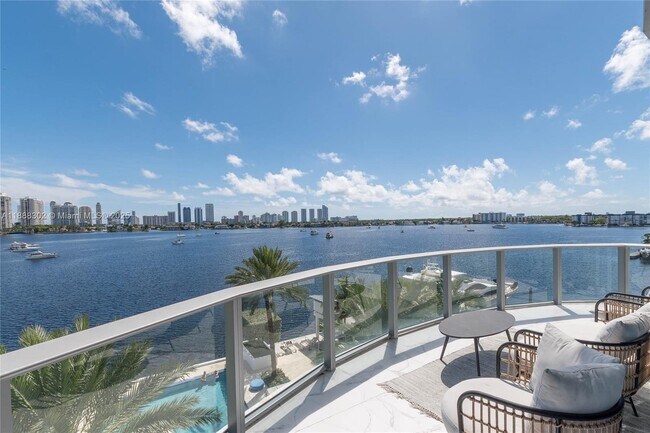 Building Photo - 17301 Biscayne Blvd