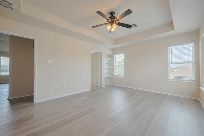 Building Photo - 18402 Each Elm Way